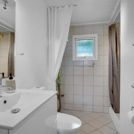 Andrine - 100m From The Sea By Interhome * Nakskov
